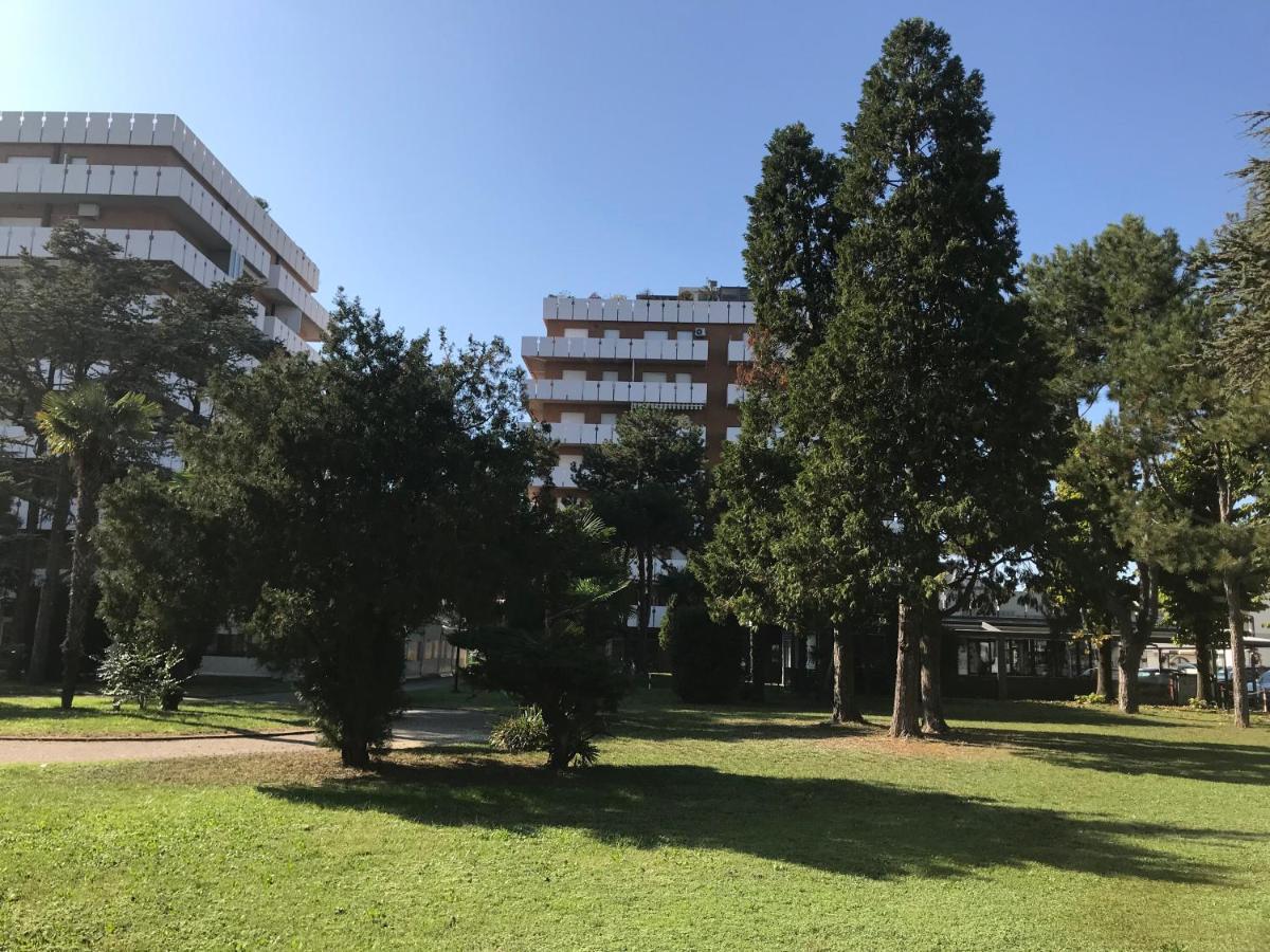 City Residence C14 Lignano Sabbiadoro Buitenkant foto